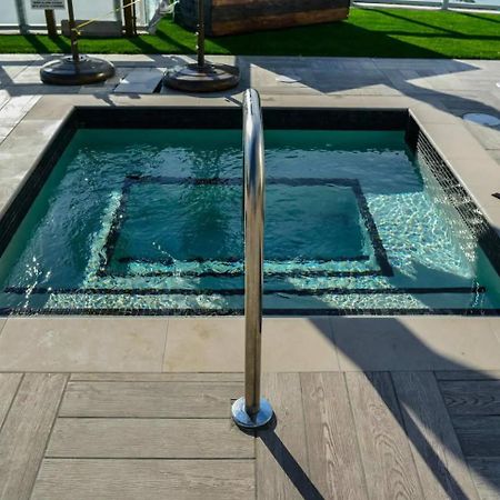 Upscale Comfort And Breathtaking Views At H Hollywood Residences By Zelloo Beverley Beach Luaran gambar